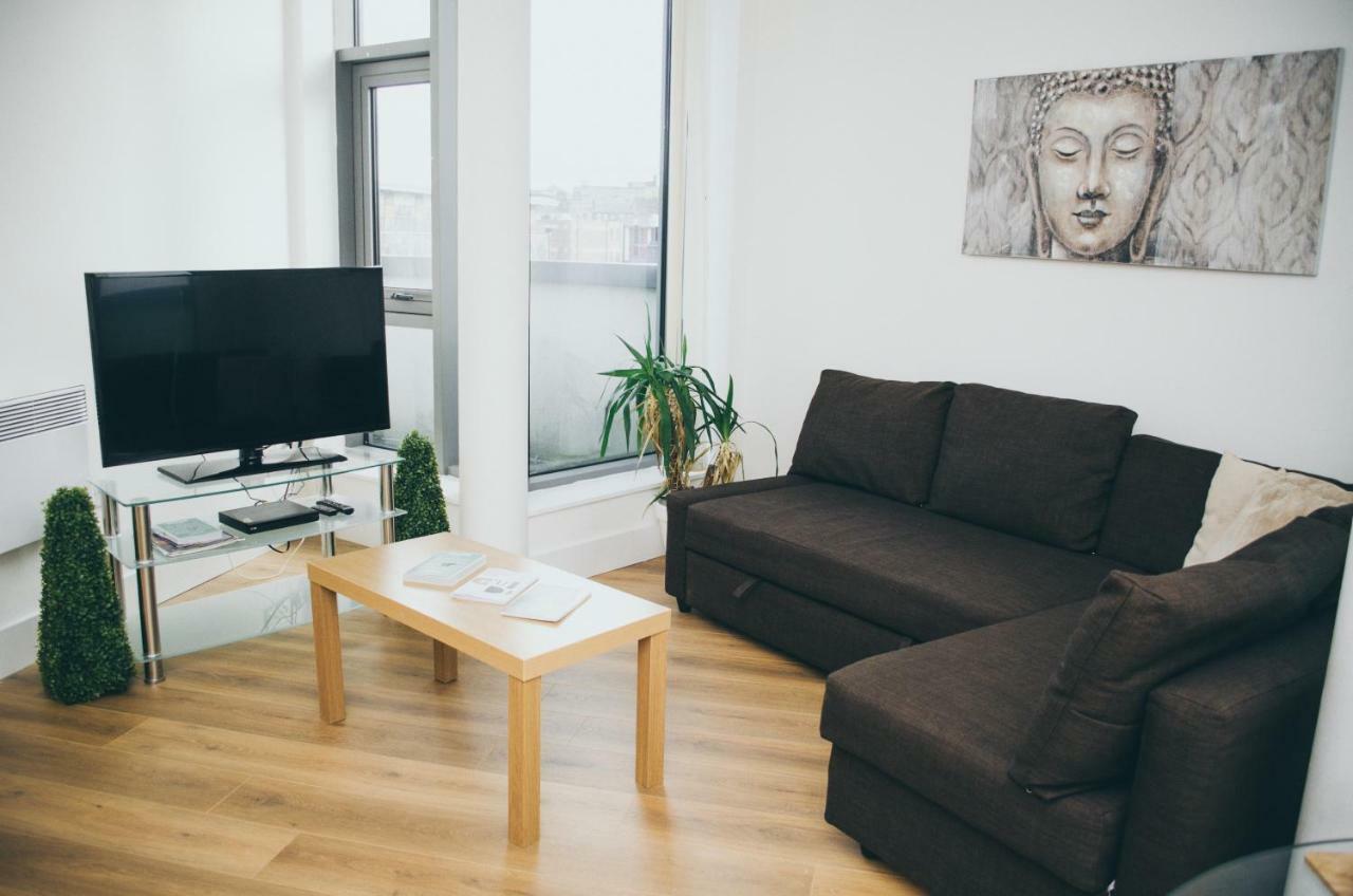 Serviced Apartment In Liverpool City Centre - Free Parking - Balcony - By Happy Days Exteriör bild
