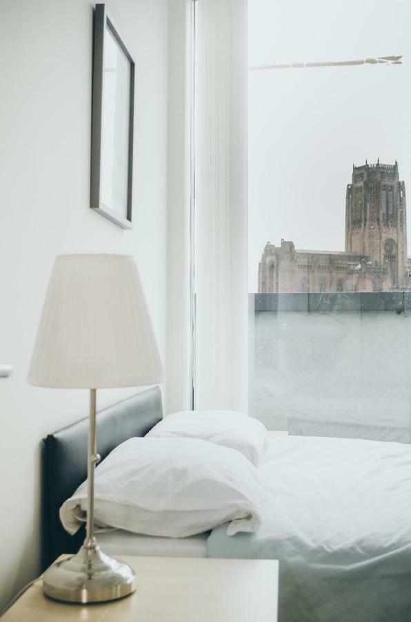 Serviced Apartment In Liverpool City Centre - Free Parking - Balcony - By Happy Days Exteriör bild