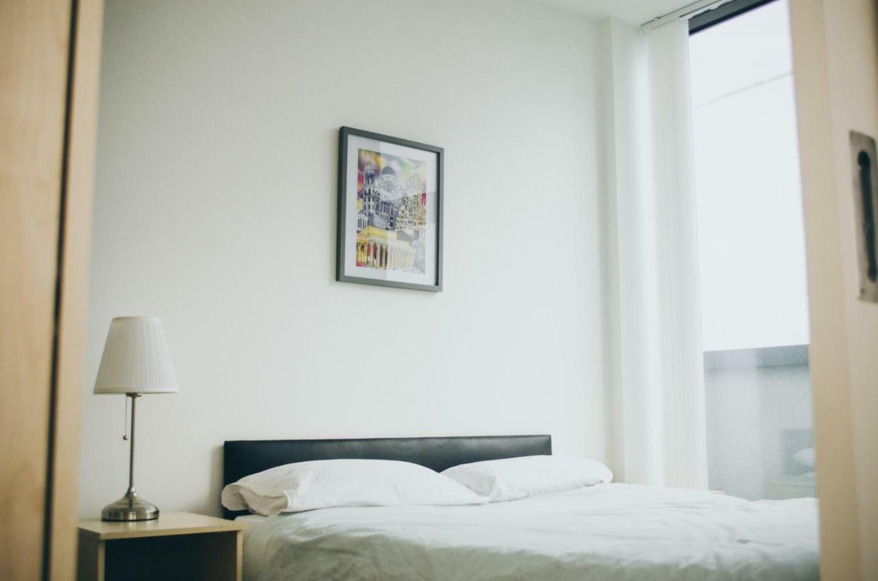 Serviced Apartment In Liverpool City Centre - Free Parking - Balcony - By Happy Days Exteriör bild