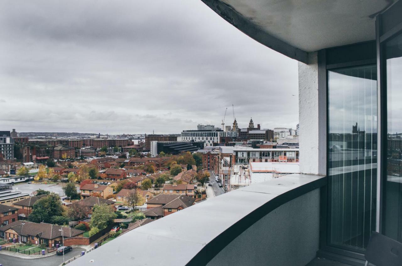 Serviced Apartment In Liverpool City Centre - Free Parking - Balcony - By Happy Days Exteriör bild